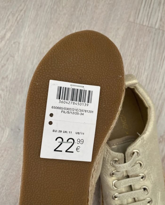 Chaussures, espadrilles, lacets, élastiques  taille 29, Okaïdi neuves - photo numéro 4
