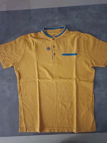 Polo manches courtes.