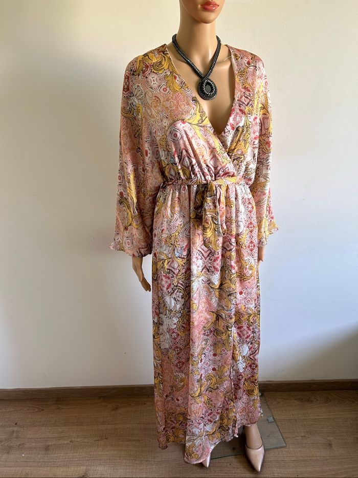 Robe longue satinée neuve Laura Max taille M - photo numéro 2