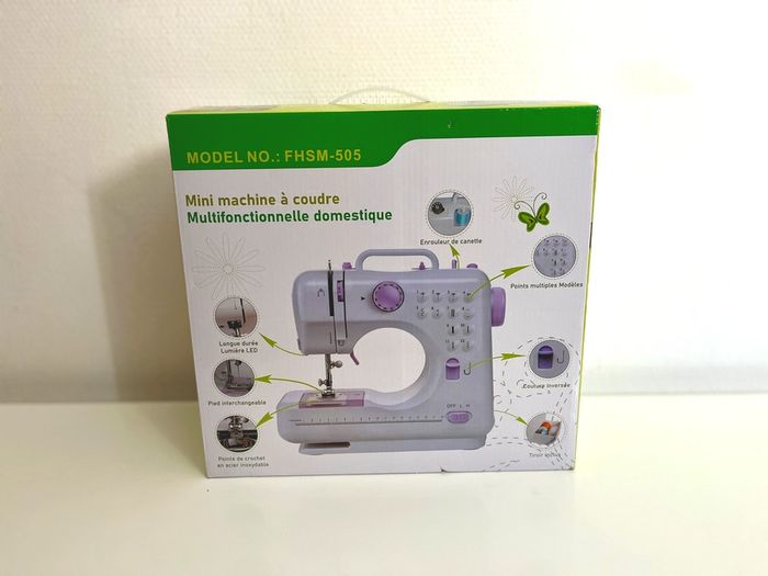 Machine à coudre neuve, jamais utilisée, dans son carton Largeur 27,5 cm x hauteur 26 cm x profondeu - photo numéro 4