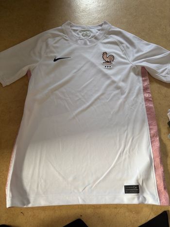 Tee shirt