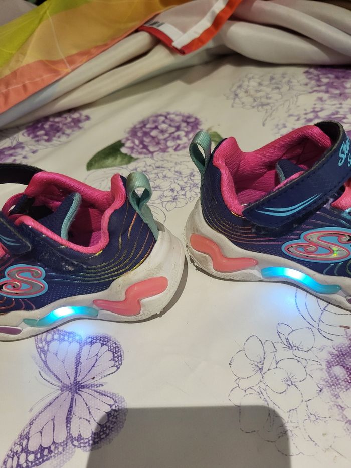 Baskets fille qui brillent en 21 Skechers lights - photo numéro 7