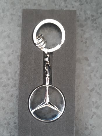 Porte clé origine Mercedes neuf  
