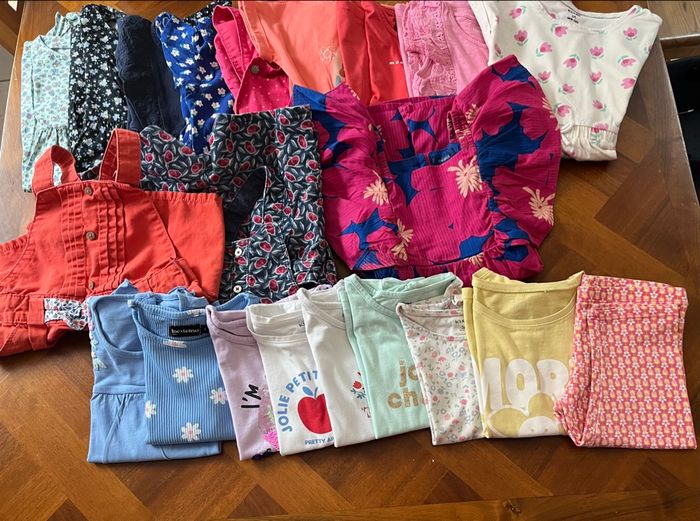 Gros lot de vêtements fille 3 ans