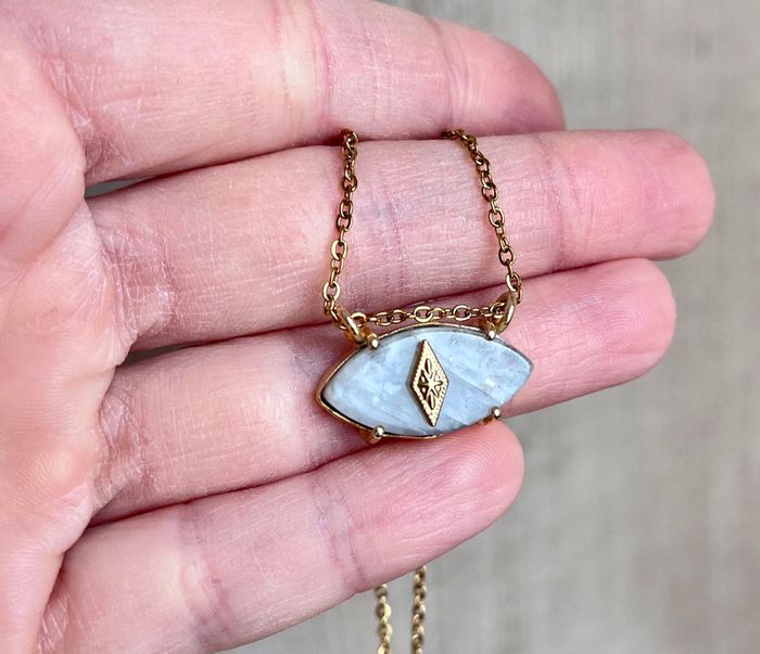 Collier amulette œil protecteur Pierre de Lune - photo numéro 2