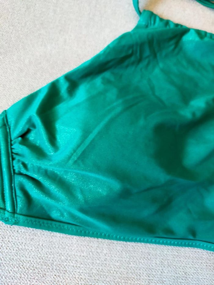 Haut de bikini vert émeraude – Dos nu – Taille 80 (équiv. 90B / 36-38) - photo numéro 3