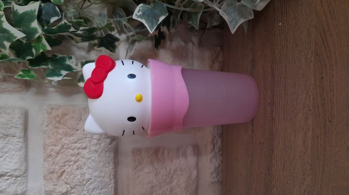 Presse-agrumes manuel Hello Kitty 2015