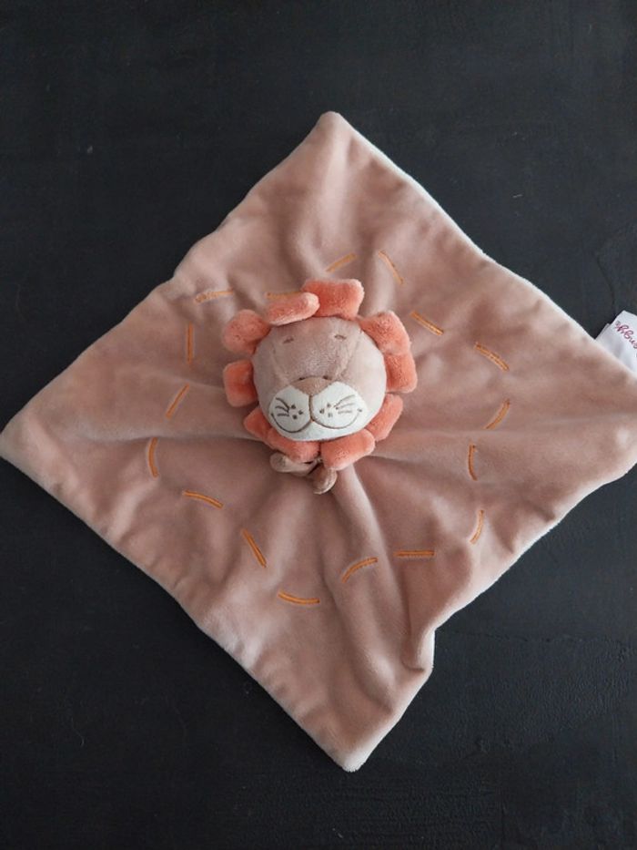 Lion 2