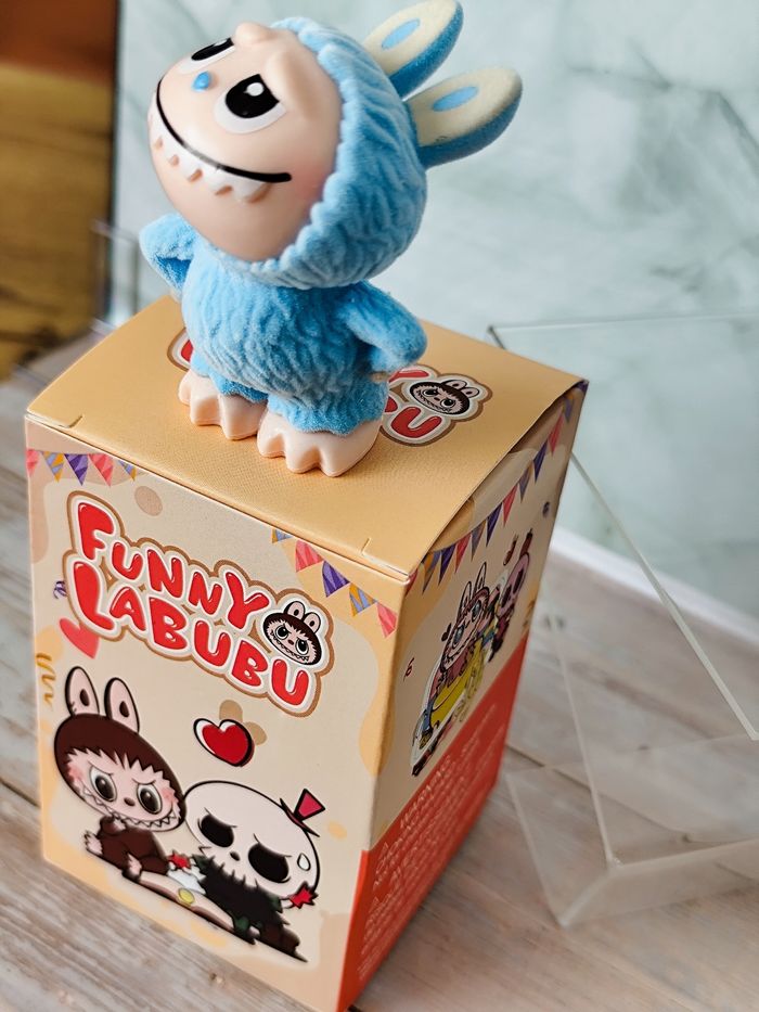 grosse figurine labubu fluffy bleu - photo numéro 5