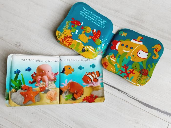 Jeu jouet enfant bébé lot 2 livres de bain  Baleine et sous marin - photo numéro 4