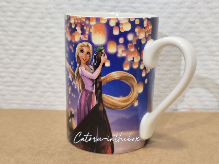 Tasse / Mug / Cup Disney Classics Raiponce Flynn Rider Pascal - photo numéro 2