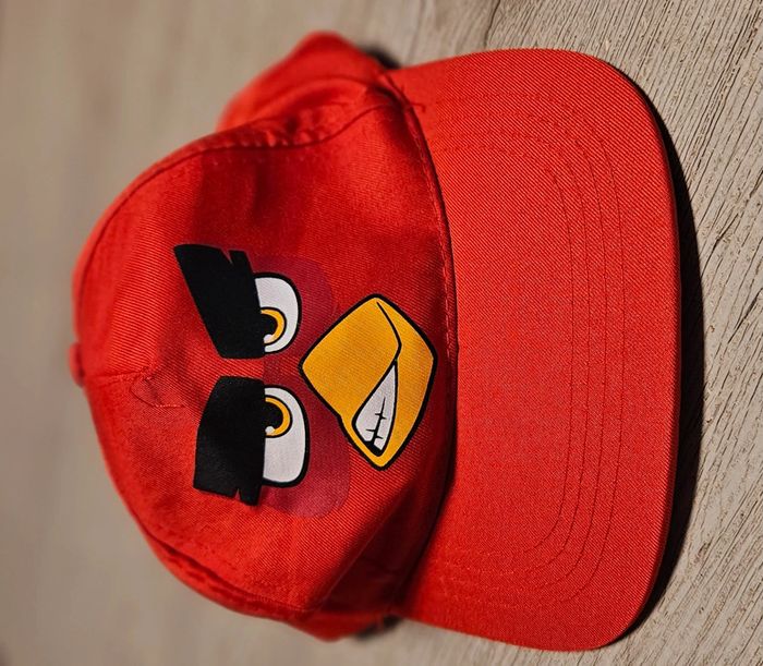Casquette rouge Angry Birds, neuve mais sans étiquette
