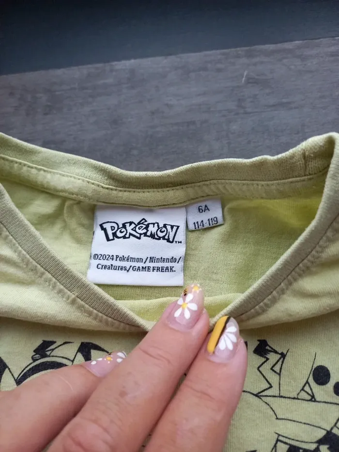 Tee-shirt manches courtes " pikachu " - photo numéro 4