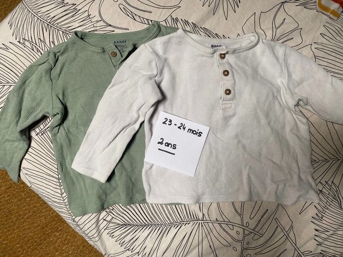 Lot 2 T shirt 24 mois