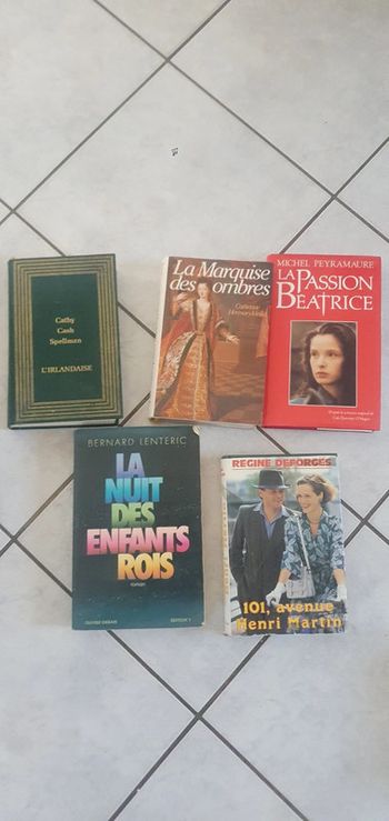 Lot de 8 livres