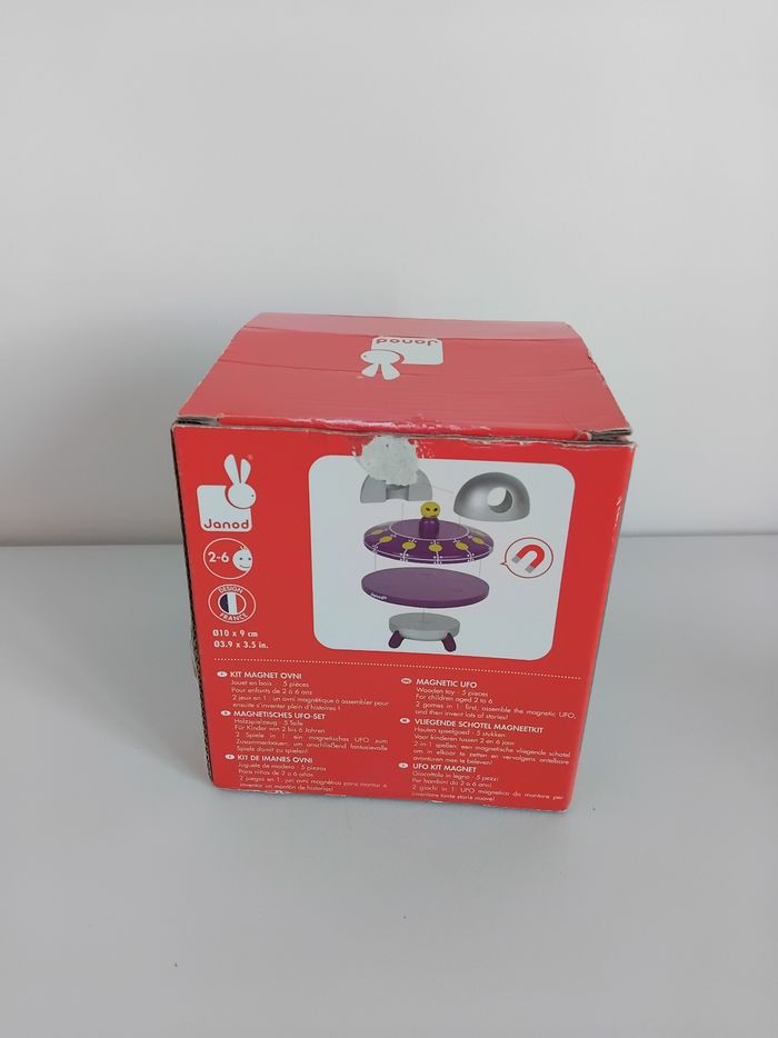 Puzzle  en Bois 3D aimanté Soucoupe Volante Kit Magnet Complet JANOD 🛸 - photo numéro 6