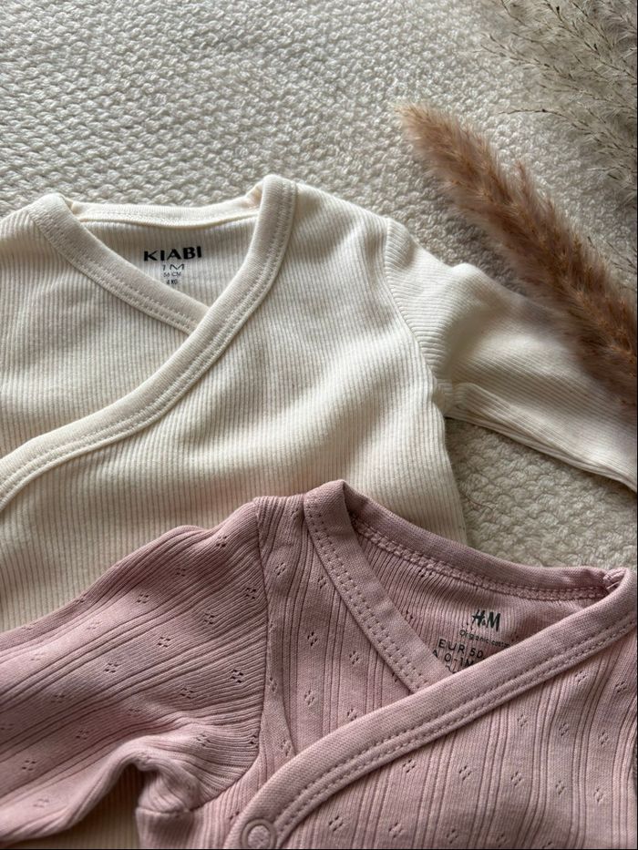 Lot de 2 bodies H&M / Kiabi - photo numéro 2