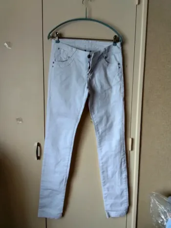 Jeans taille basse Marque Basic Denim (A128)