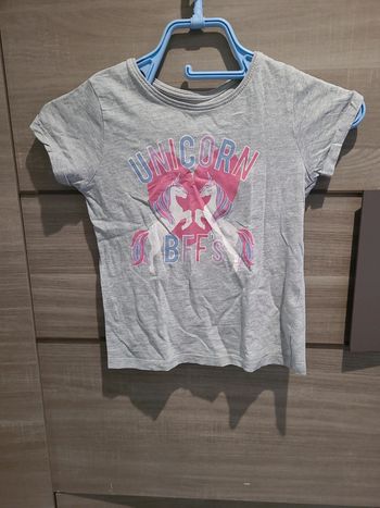 T-shirt manches courtes, licorne, taille 7 ans