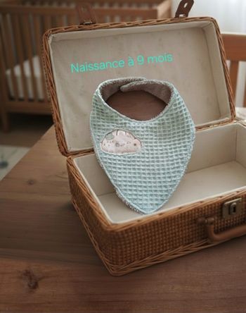 Bavoir bandana Naissance à 9 mois Création fait main artisanale 