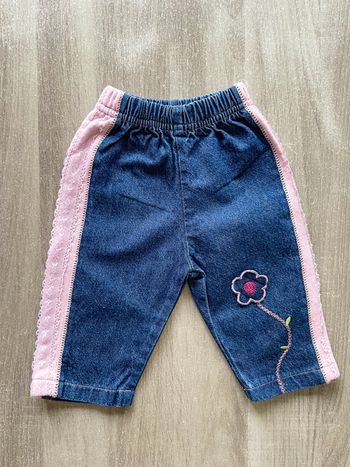 Pantalon en jean fleur brodée bébé fille taille 3 mois