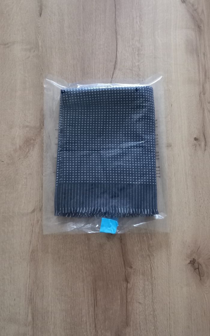 Écharpe bleu marine / blanche. - photo numéro 6