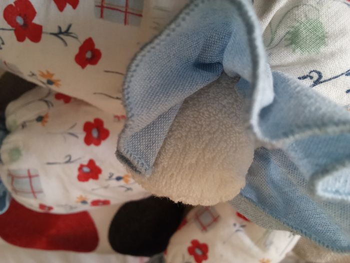 Doudou peluche lapin blanc Minouche vintage ancien tissu imprimé fleurs rouges jaunes floral fleuri - photo numéro 7