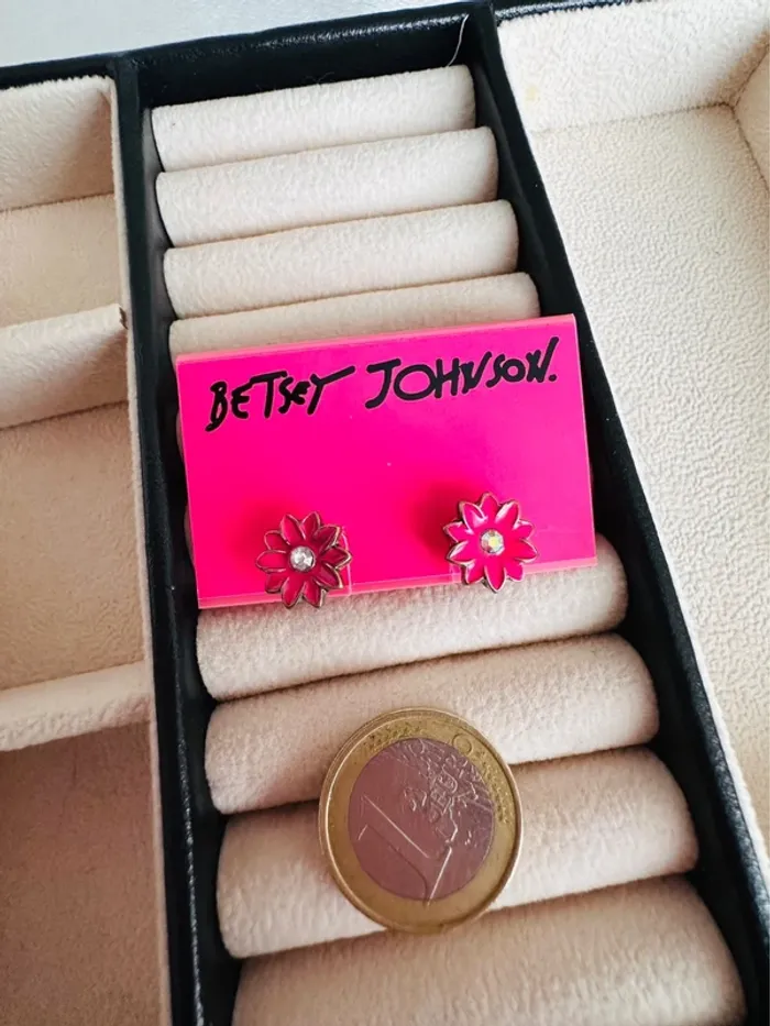Vintage - Boucles d’oreilles Betsey Johnson - photo numéro 2