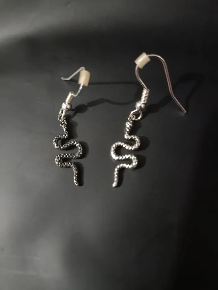 Boucles d'oreilles fantaisie serpent - photo numéro 2