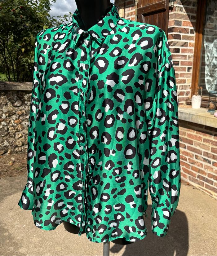 🌿 Chemise satinée imprimé léopard – Vert (Kiabi, T.38) - photo numéro 2