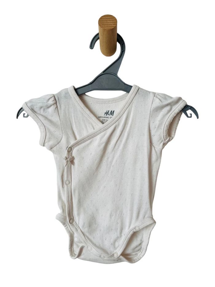 Body croisé à manches courtes (motif ajouré) - H&M fille 1-2 mois (56cm)