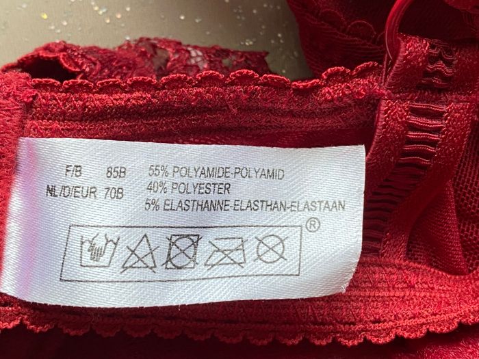 Soutien gorge rouge T85B - photo numéro 3