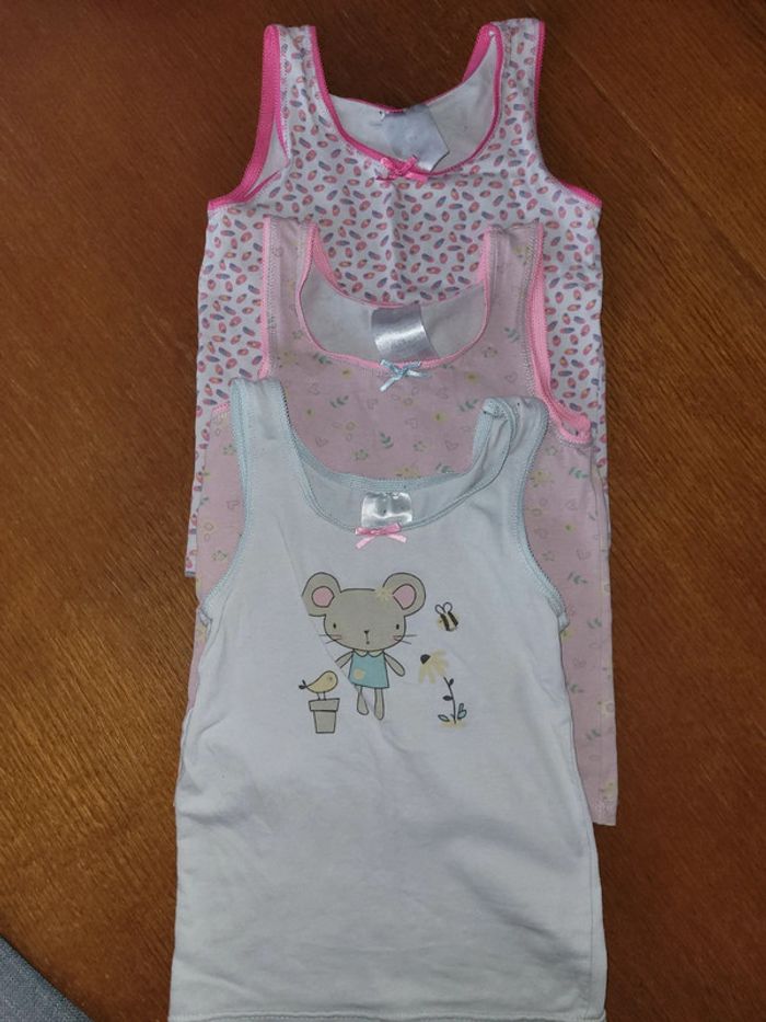 3 maillots de corps 3-4 ans