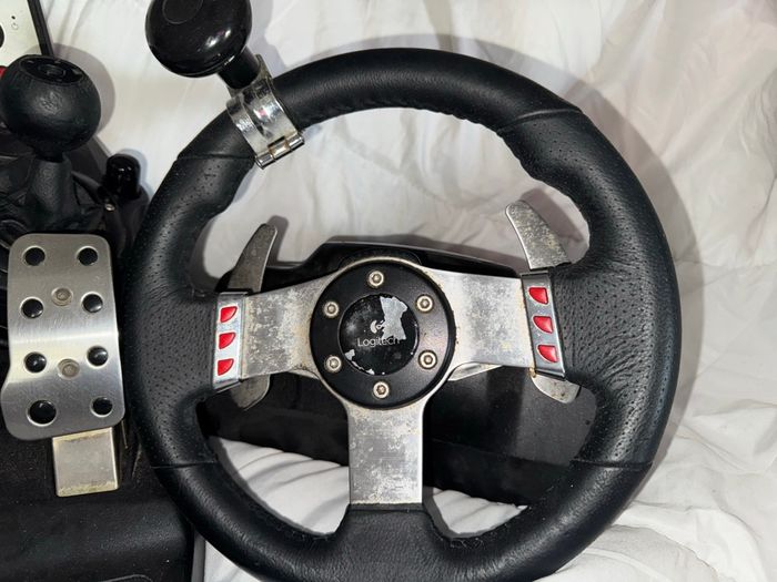 Logitech G27 - photo numéro 2