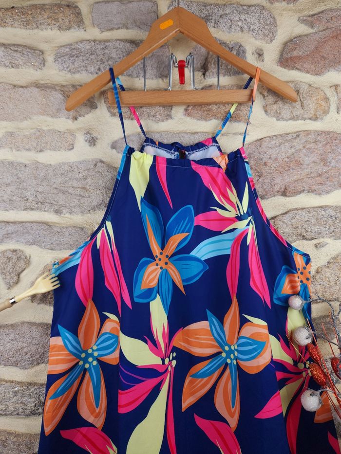 Robe col halter bleu et multicolore Femme taille 52 marque Asos 💎 - photo numéro 2
