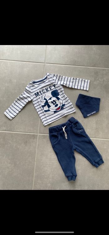 Ensemble Tee shirt manches longues Jogging Bavoir Mickey Disney 12 mois