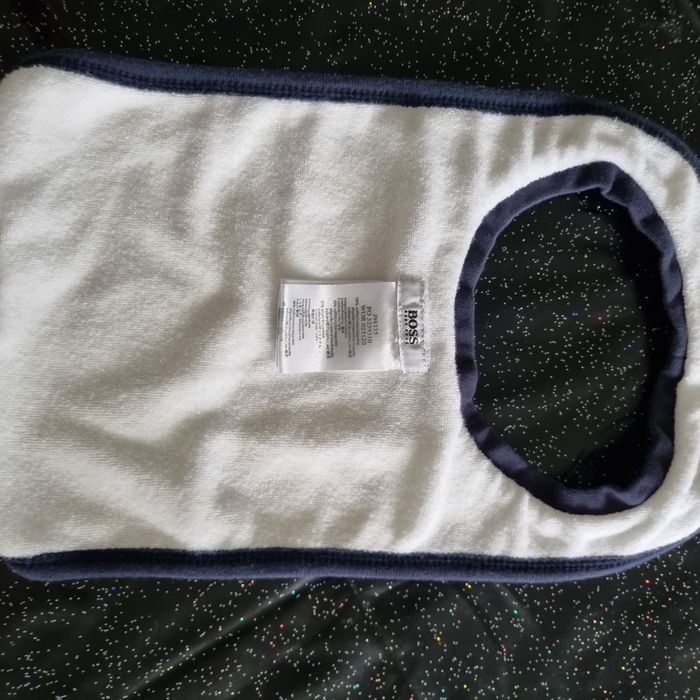 bavoir Hugo Boss - photo numéro 7