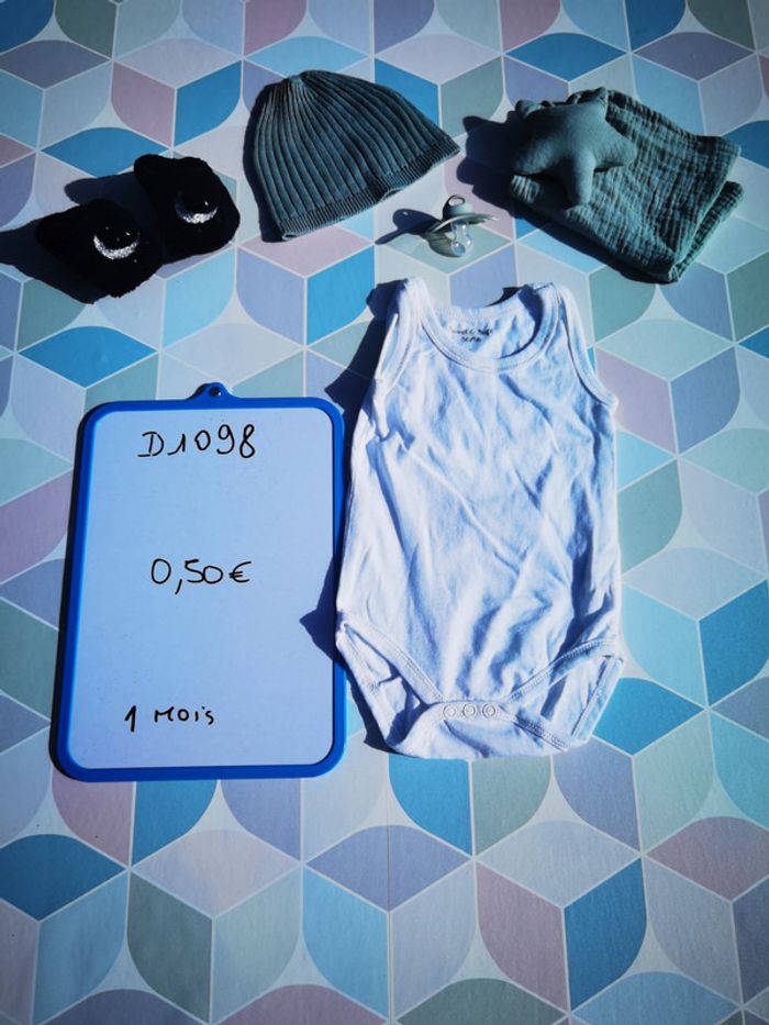 D1098 - body bretelle blanc 1 mois