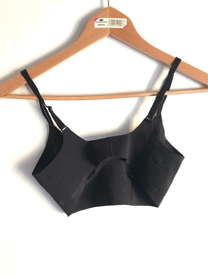 Bralette noire Sloggi taille 34/36 neuve jamais portée - photo numéro 4