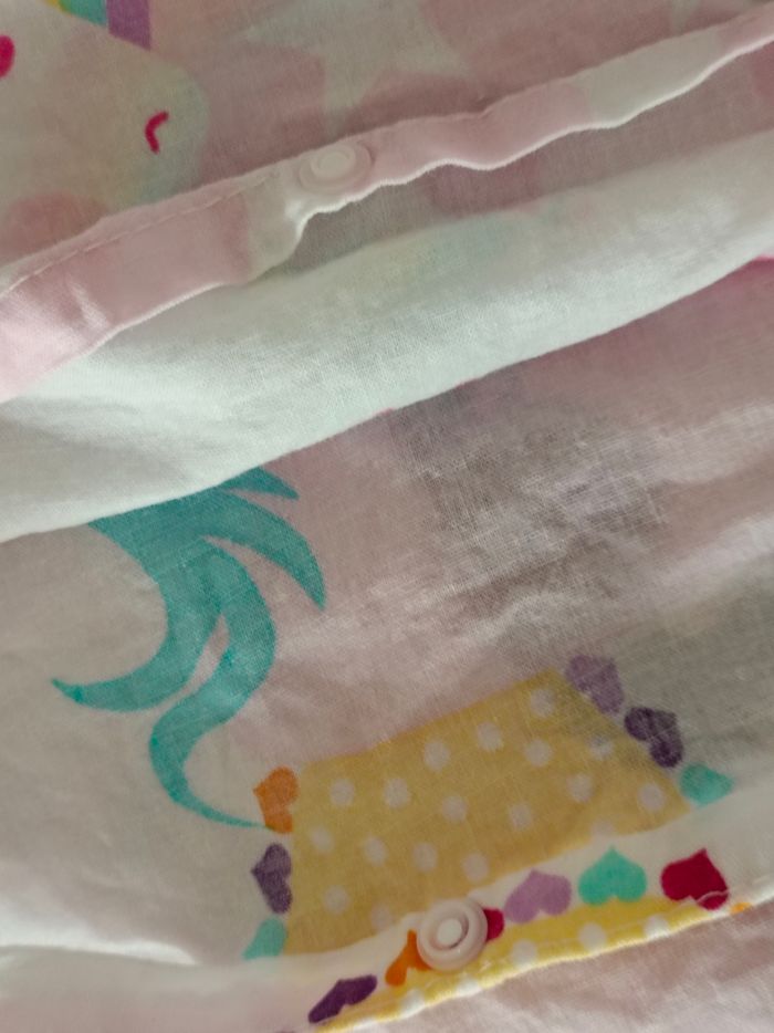 Housse de couette+ taie d'oreiller licornes 🦄 et arc en ciel 🌈 - photo numéro 5