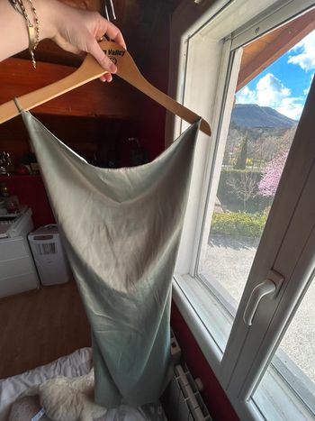 Robe en satin verte
