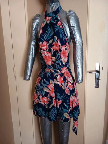Combi short et dos nu. Marque shein. (A26).