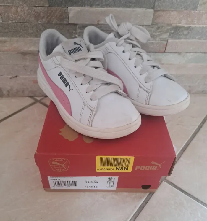 Baskets blanches/rose pointure 30 👧 Puma en TBE