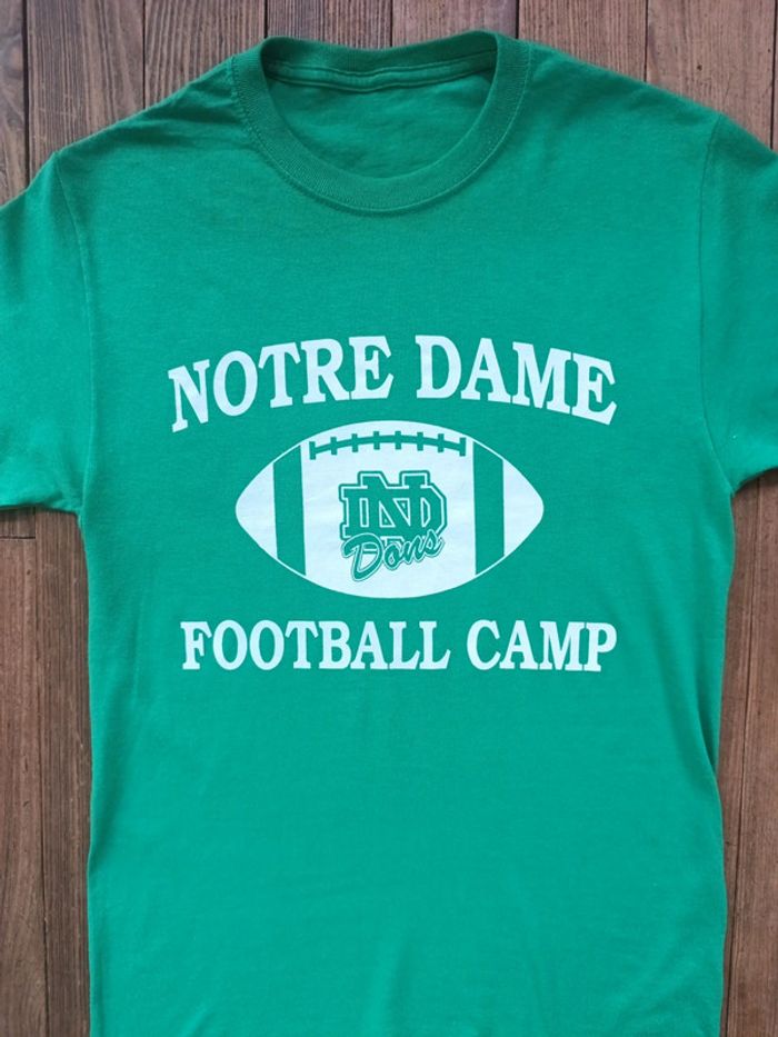 T-shirt NCAA university North Dakota Notre dame football camp vert S - photo numéro 2