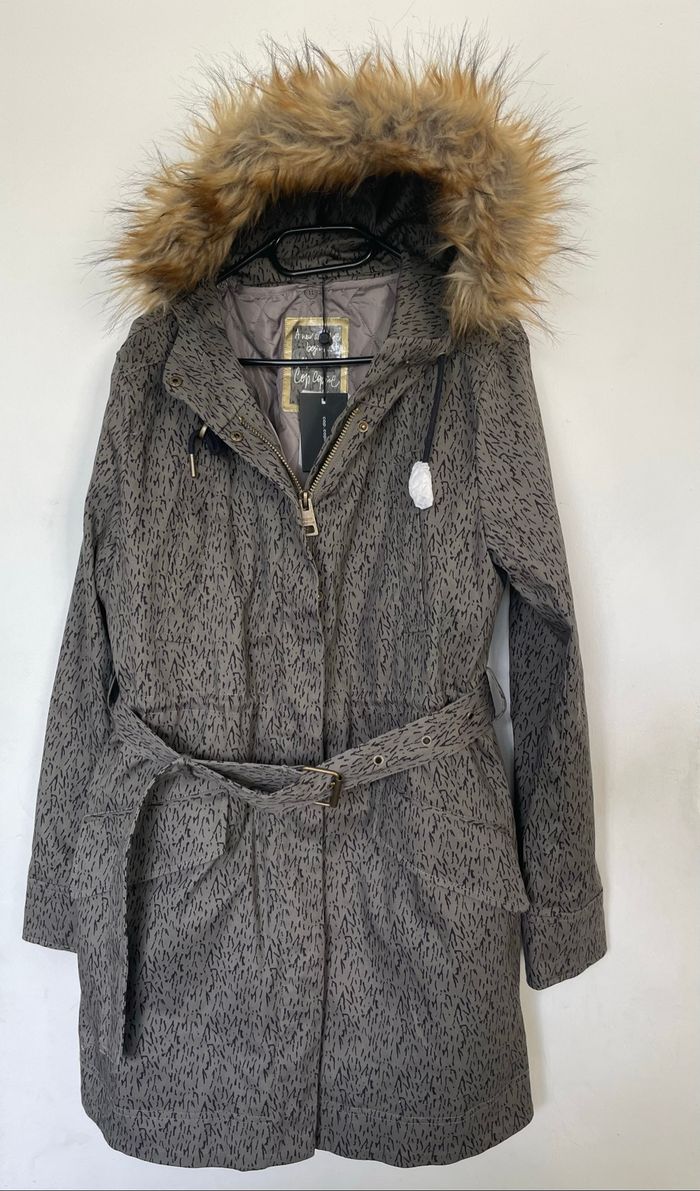 Beau manteau 2 en 1 T 40 Cop Copine avec capuche fausse fourrure  Neuf étiquette - photo numéro 5