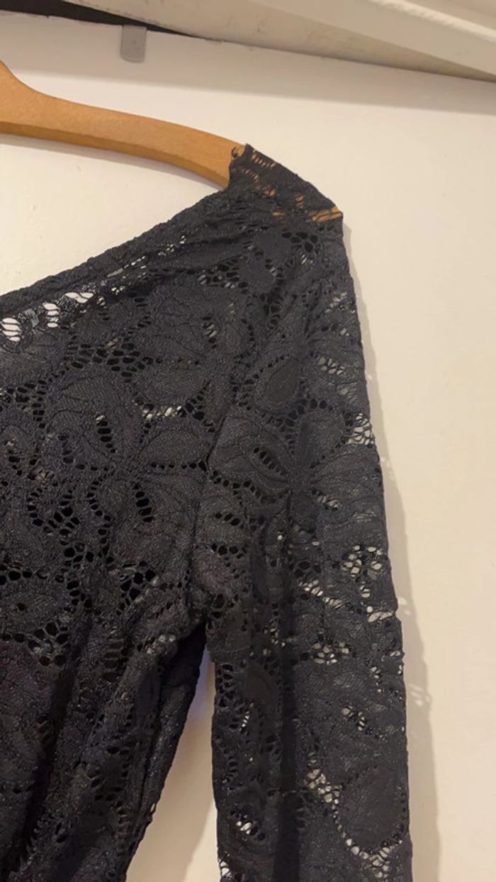 Superbe robe noire en dentelle 36 avec 35 % de coton doublée intérieure - photo numéro 5