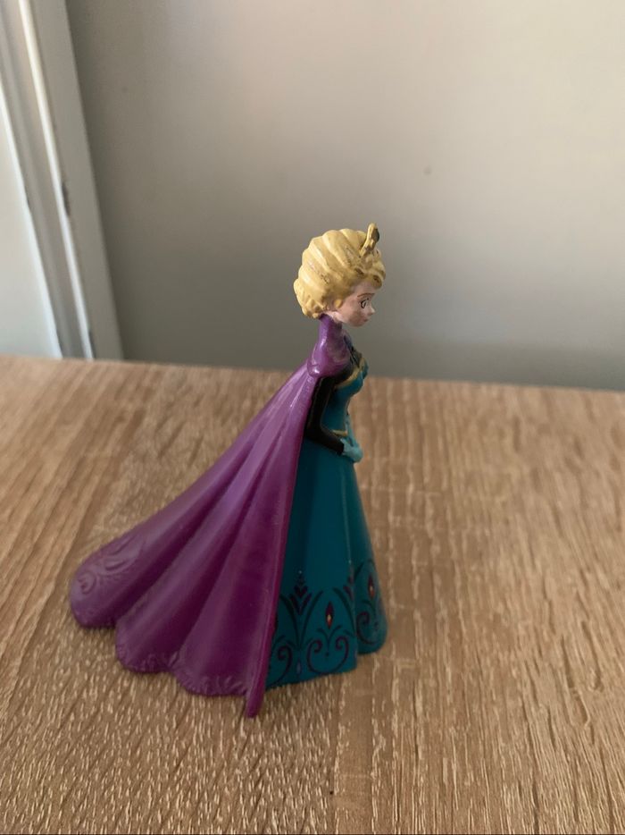 Figurines Elsa et Sven la reine des neiges - photo numéro 3