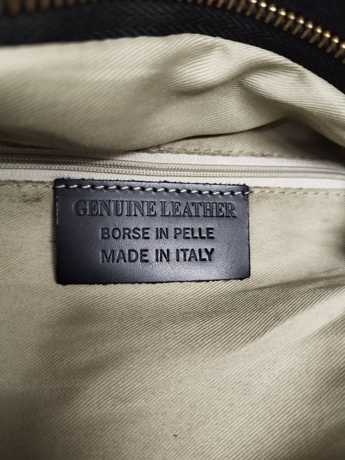sac bandoulière en cuir noir de la marque BORSE IN PELLE, fabriqué en Italie. - photo numéro 4