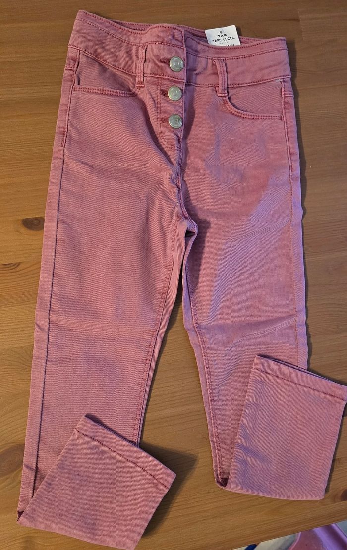 Neufs (non portés) 🏷😍🤩🥰🩷ensemble teeshirt mc et pantacourt en jeans 8 ans fille 😍🥰🩷 - photo numéro 3