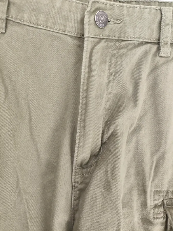 Short Kiabi kaki – Taille S, très bon état général. - photo numéro 5